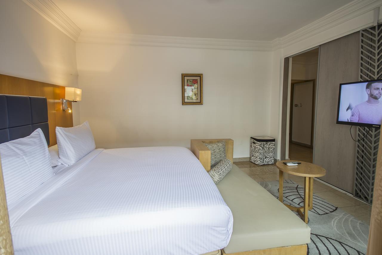 Leon Hotel Kinshasa Exterior foto